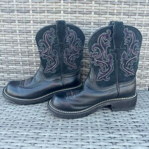 Ariat Western Embroidered Cowboy Boots. Country Rodeo Leather Cowgirl Style.